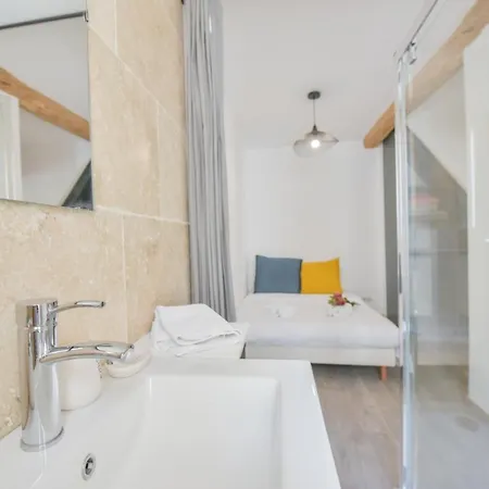 Le Petit Castelet - New Superb Flat In Old Antibes, Ac, Wifi, For 4 Apartmán *