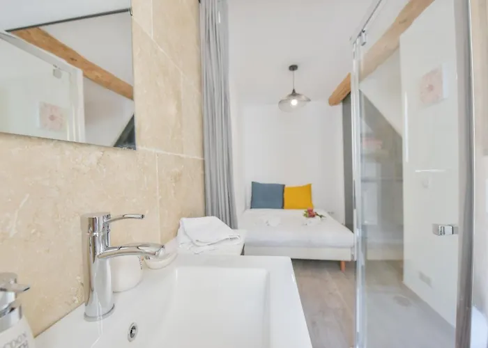 Le Petit Castelet - New Superb Flat In Old Antibes, Ac, Wifi, For 4 Apartman *