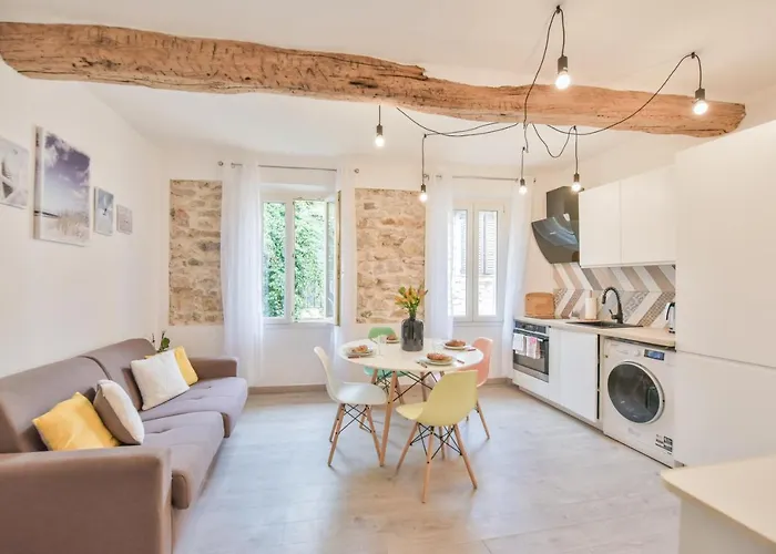 Le Petit Castelet - New Superb Flat In Old Antibes, Ac, Wifi, For 4 Apartman Antibes